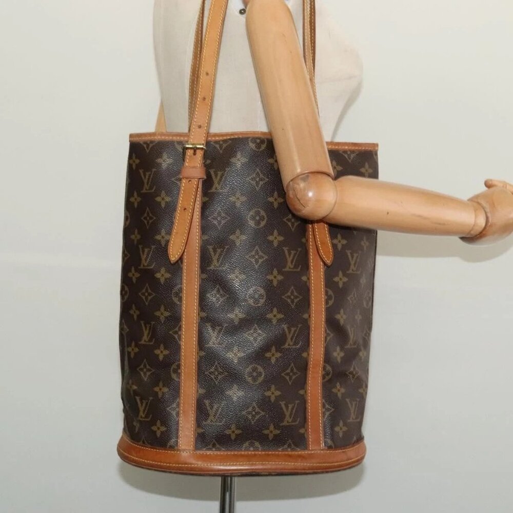 LOUIS VUITTON Monogram Bucket GM Shoulder Bag